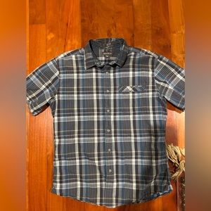 Men’s Eddie Bauer button up shirt - size: Medium